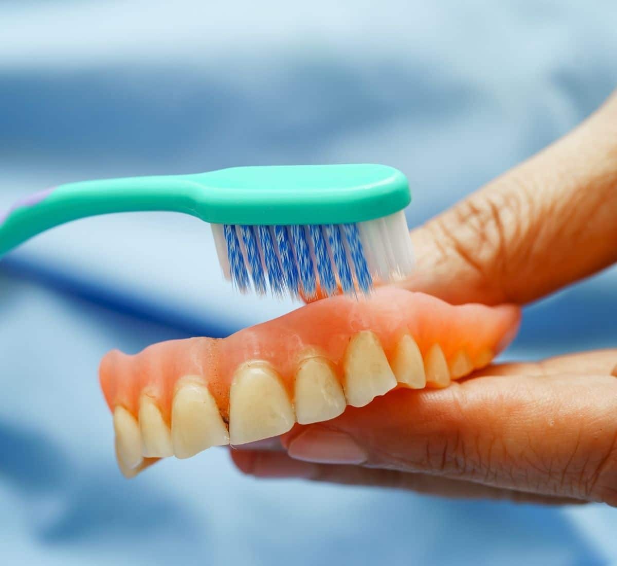 rengöring av tandprotes